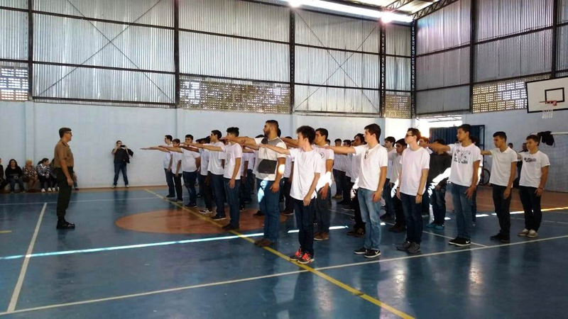 Jovens sambentistas participam de Dispensa de Serviço Militar