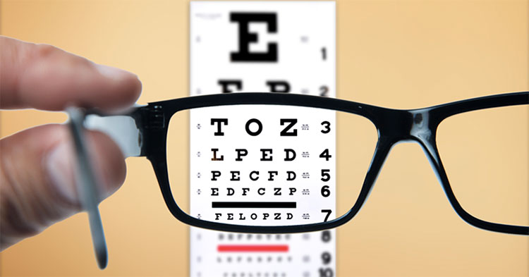 A Vigilância Sanitária Municipal faz um alerta sobre as campanhas de exames de vista!